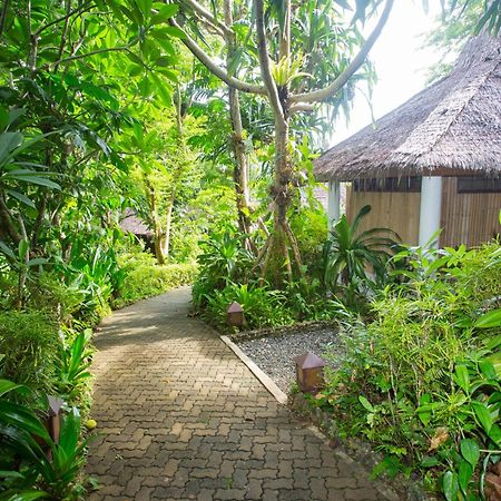 Mandala Spa & Resort Villas Manoc-Manoc Exterior photo