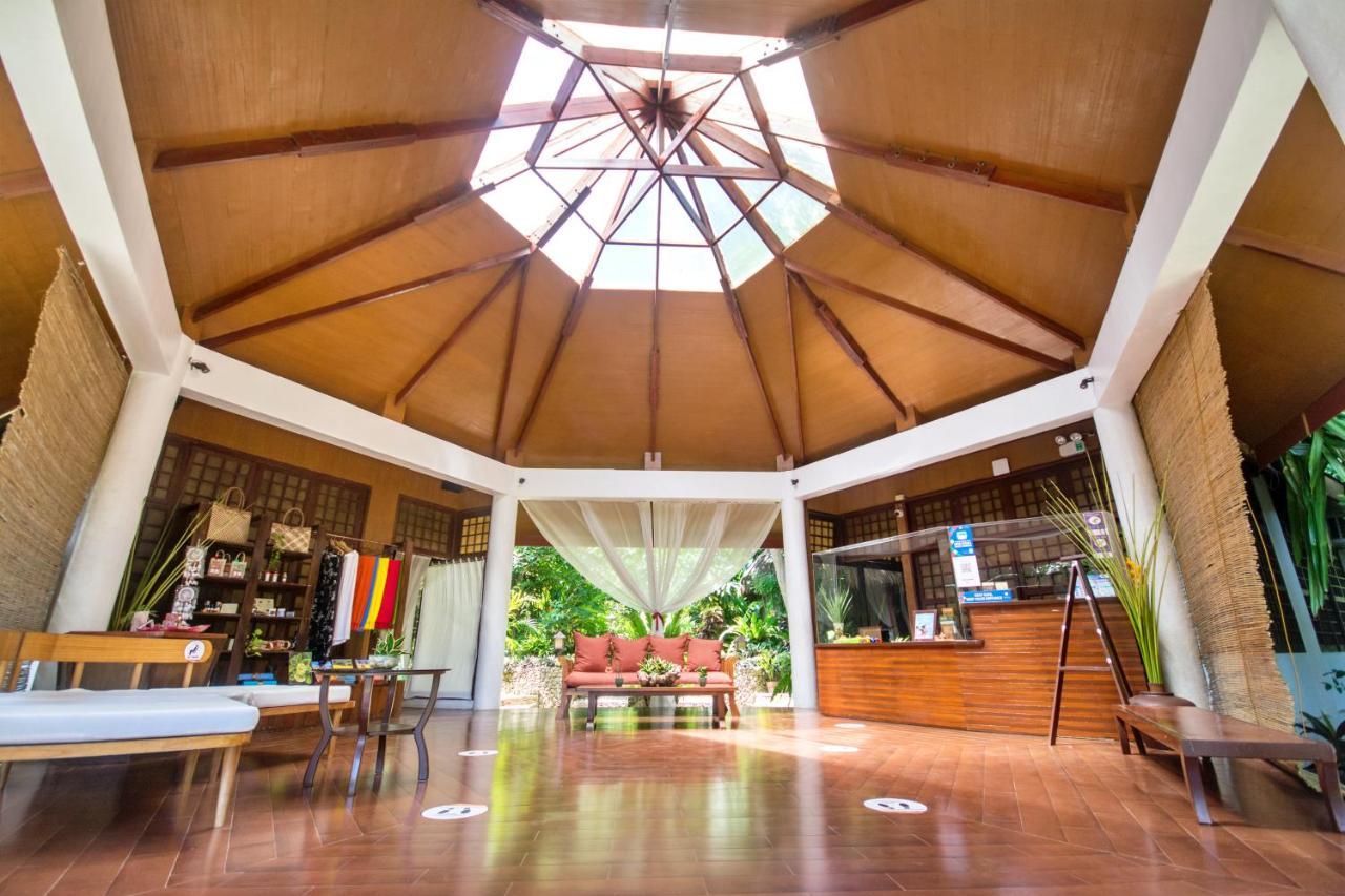 Mandala Spa & Resort Villas Manoc-Manoc Exterior photo