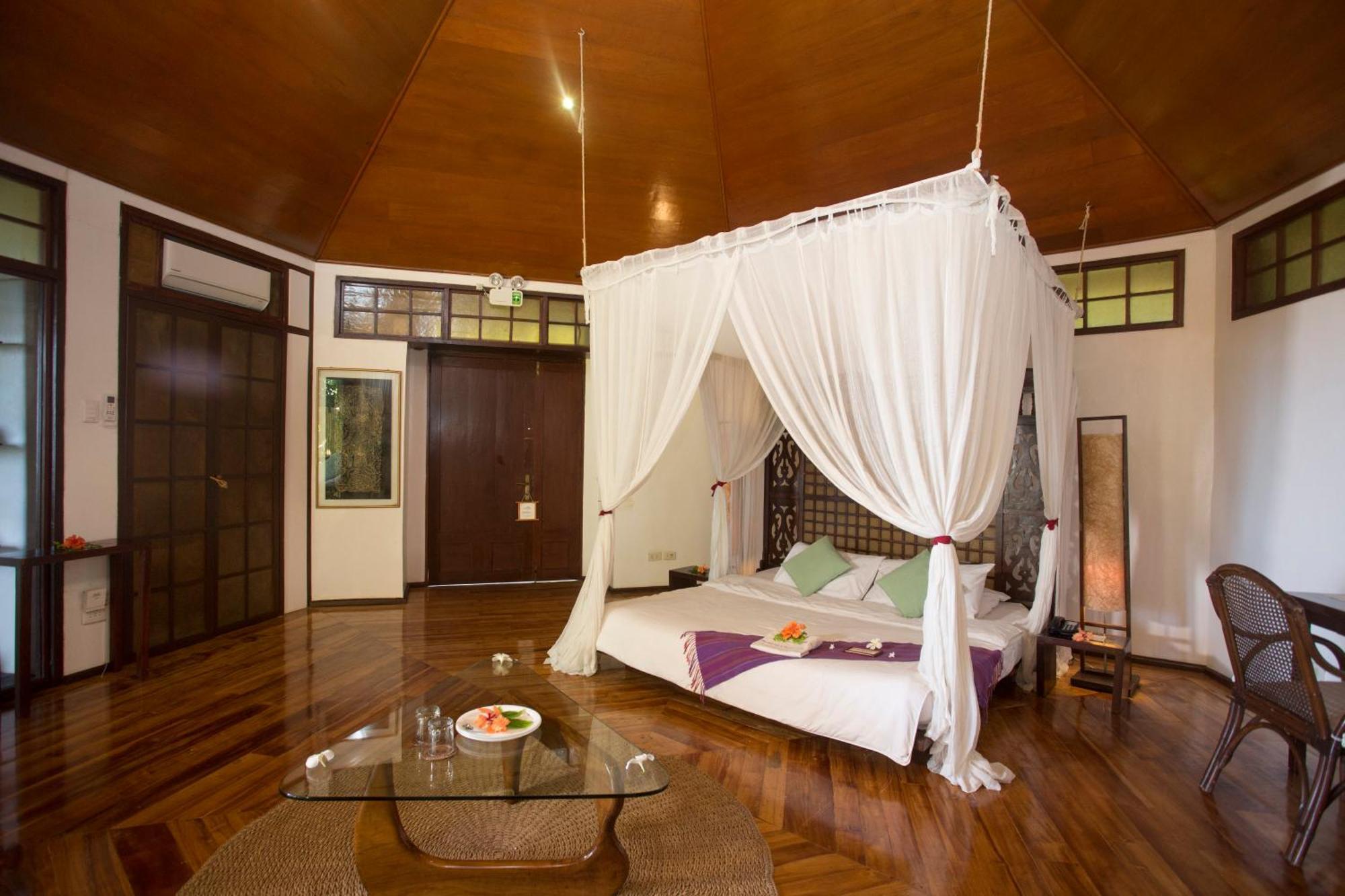 Mandala Spa & Resort Villas Manoc-Manoc Exterior photo