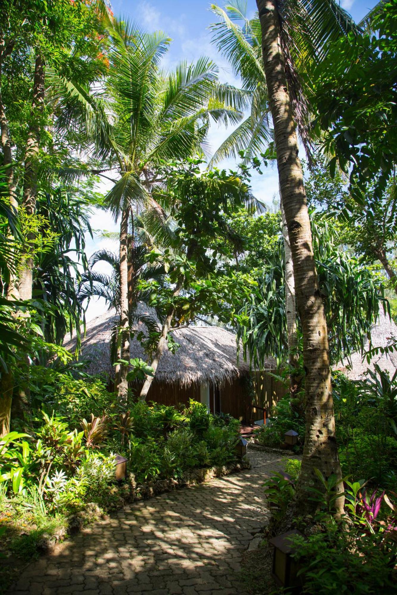 Mandala Spa & Resort Villas Manoc-Manoc Exterior photo