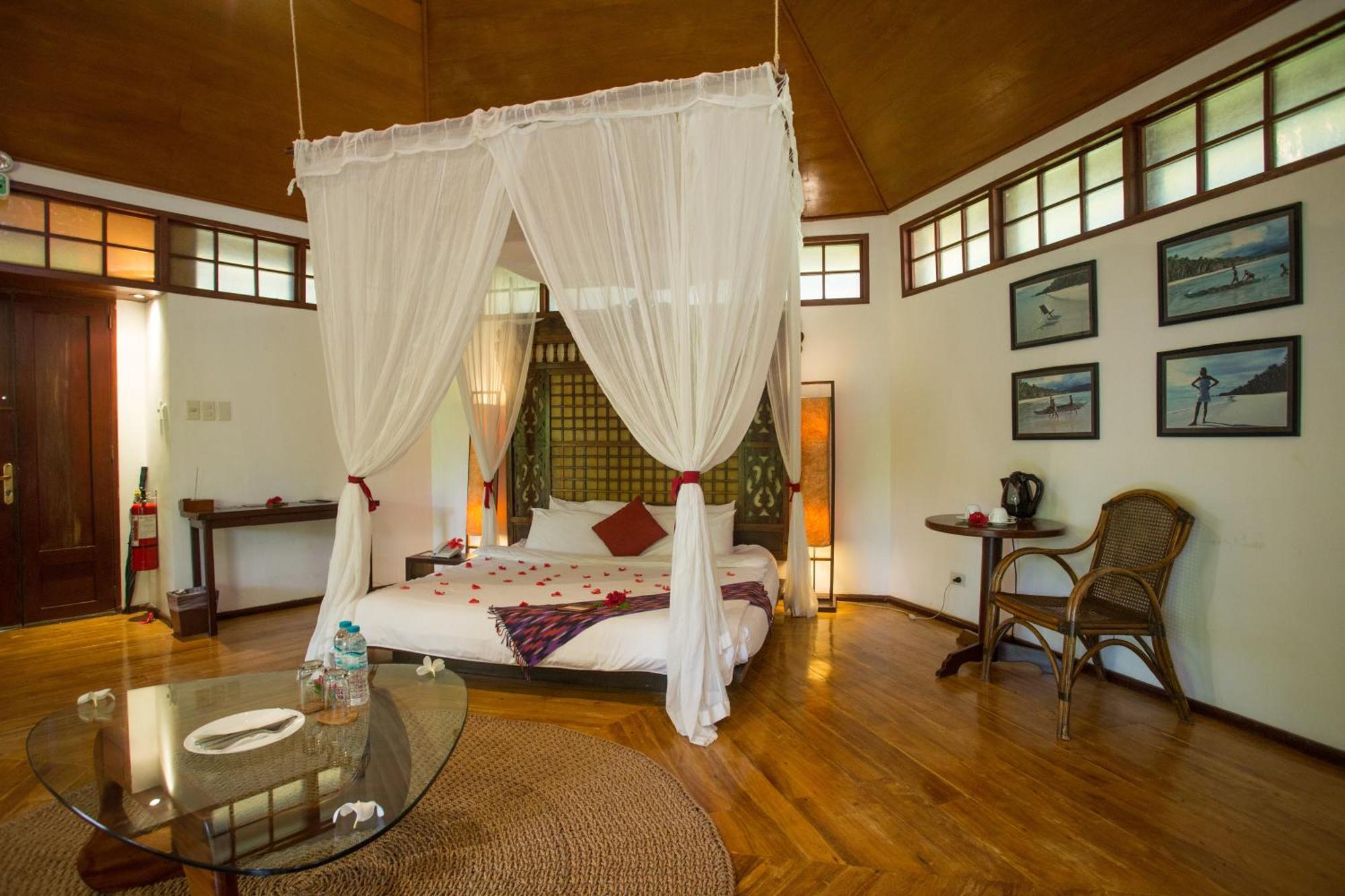 Mandala Spa & Resort Villas Manoc-Manoc Exterior photo